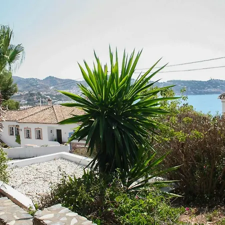 Acacia Villa *