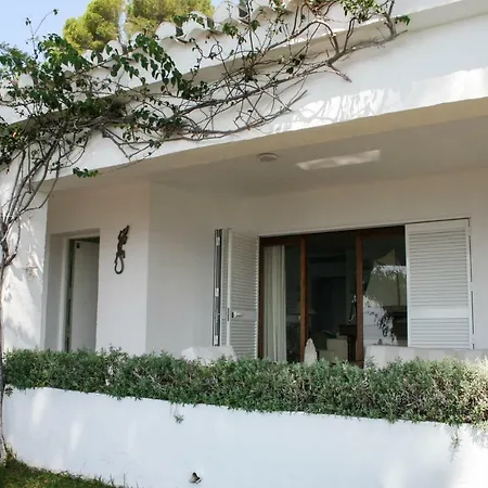 Villa Acacia *