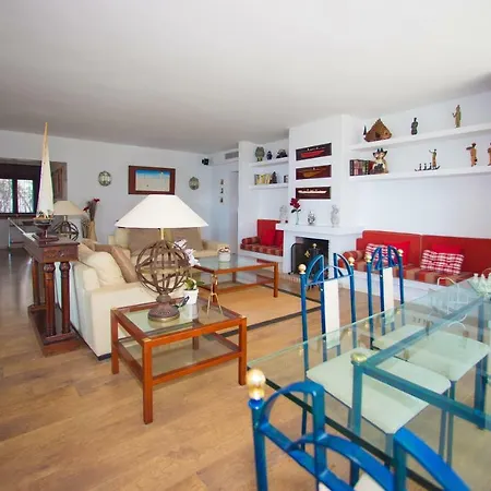 Acacia Villa