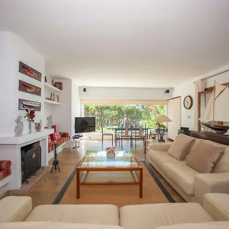 Villa Acacia *