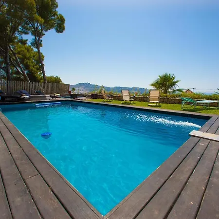 Acacia Villa *